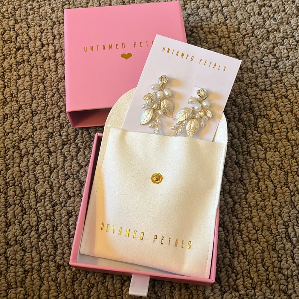 RYANN Earings | Untamed Petals | worn once